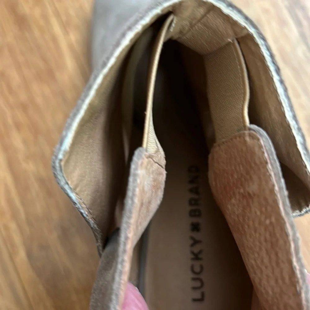NEW LUCKY BRAND Jezzah Peep Toe Wedge Bootie Sz 8.5 - Taupe